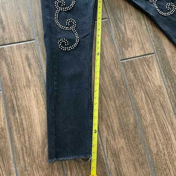 Vintage Studded Levis’s Jeans - Picture 11 of 12